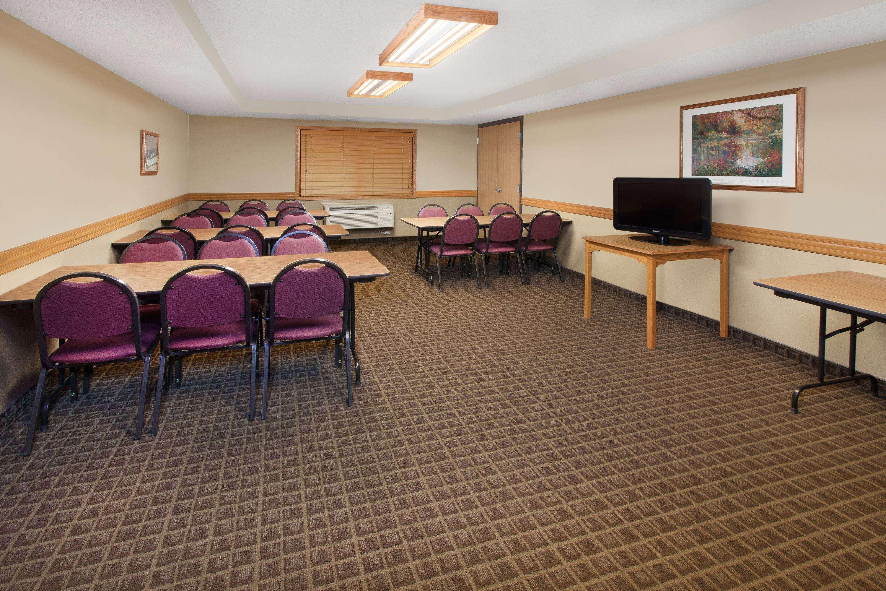Americinn By Wyndham Grundy Center Ngoại thất bức ảnh
